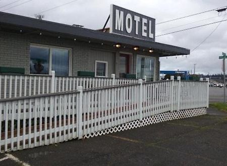 Terrace Motel Кус-Бей Экстерьер фото